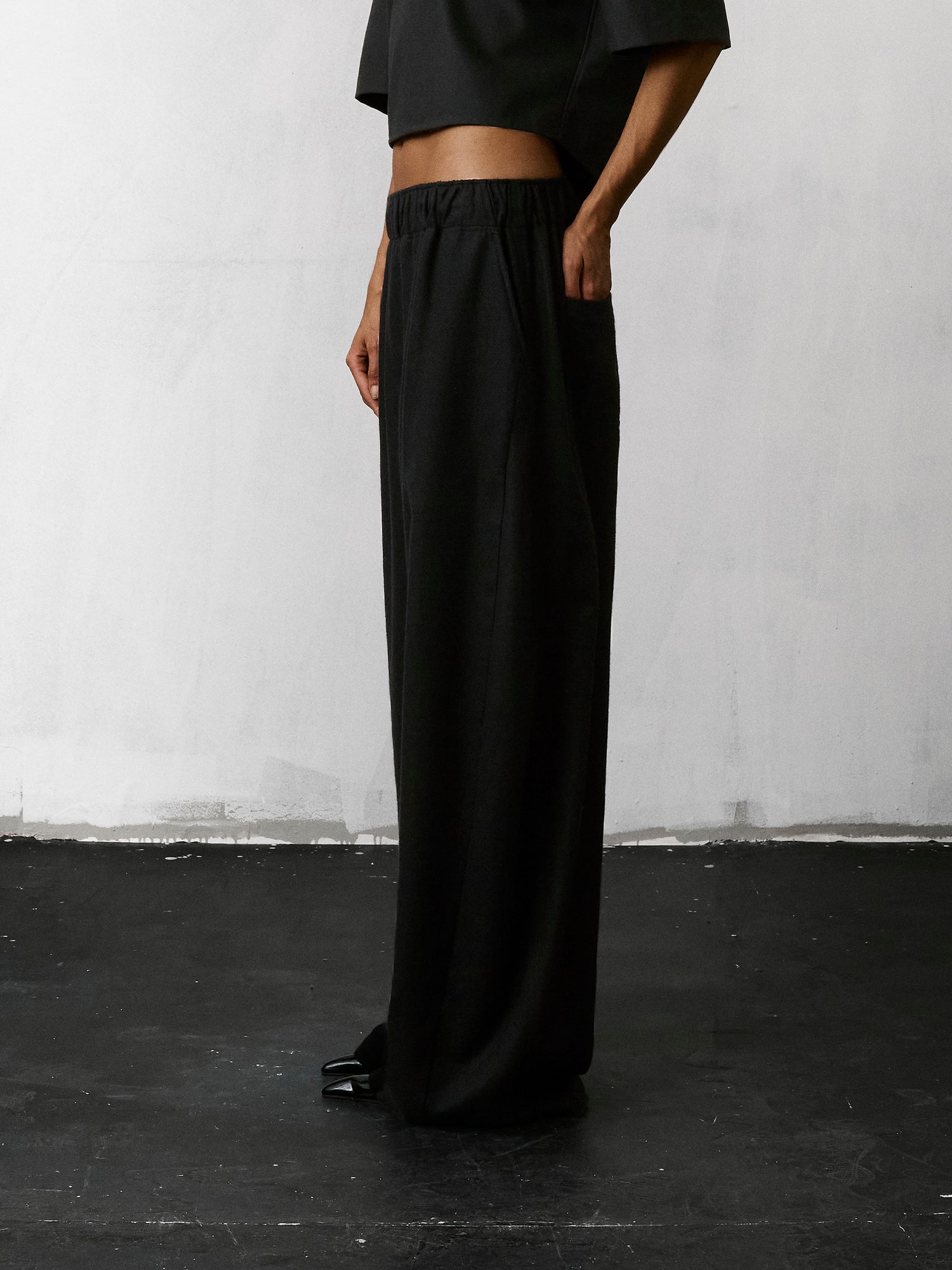 DORA FLANNEL WOOL TROUSERS // BLACK