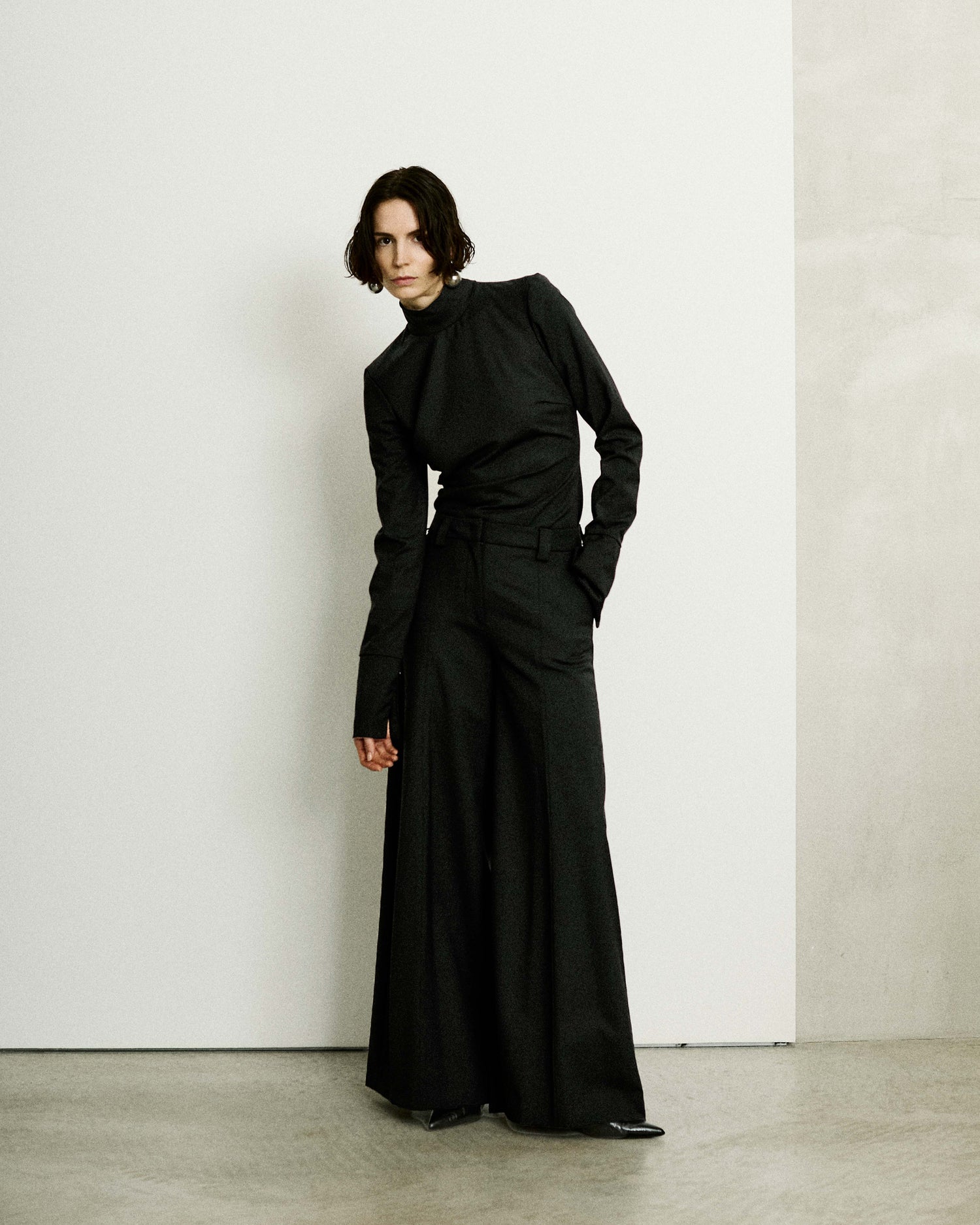 ALMA WOOL TROUSERS // BLACK