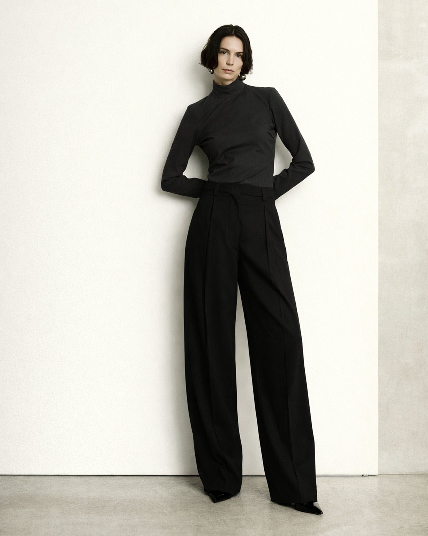 CARA WOOL TROUSERS // BLACK