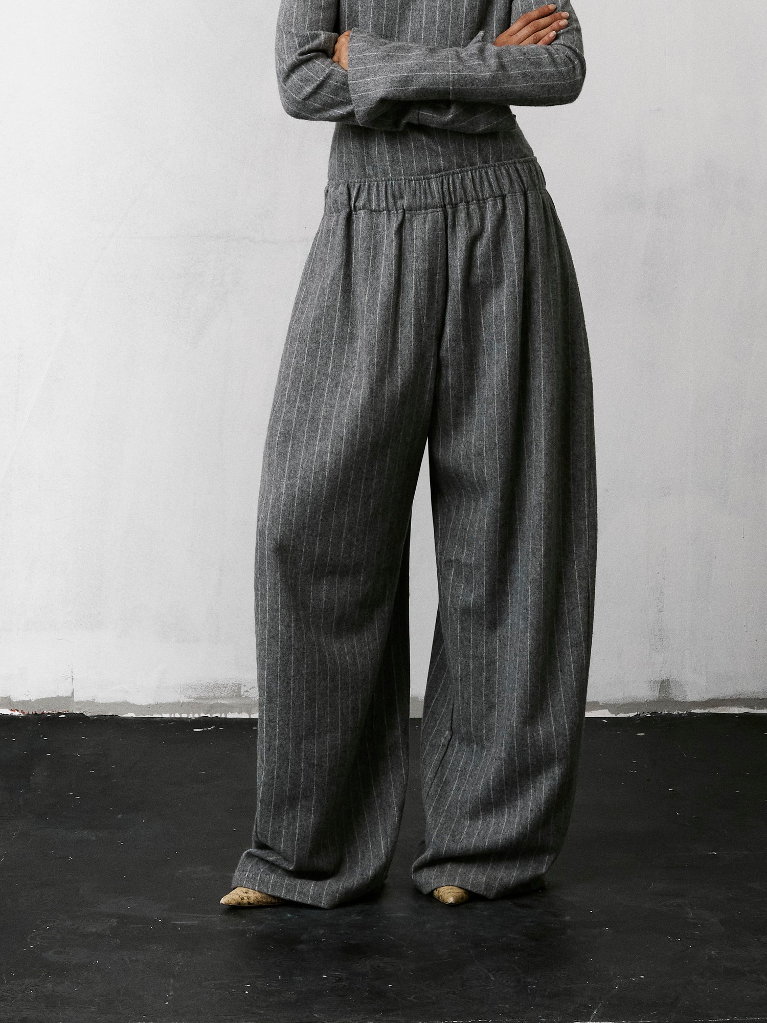 DORA PINSTRIPE WOOL TROUSERS // LIGHT GREY