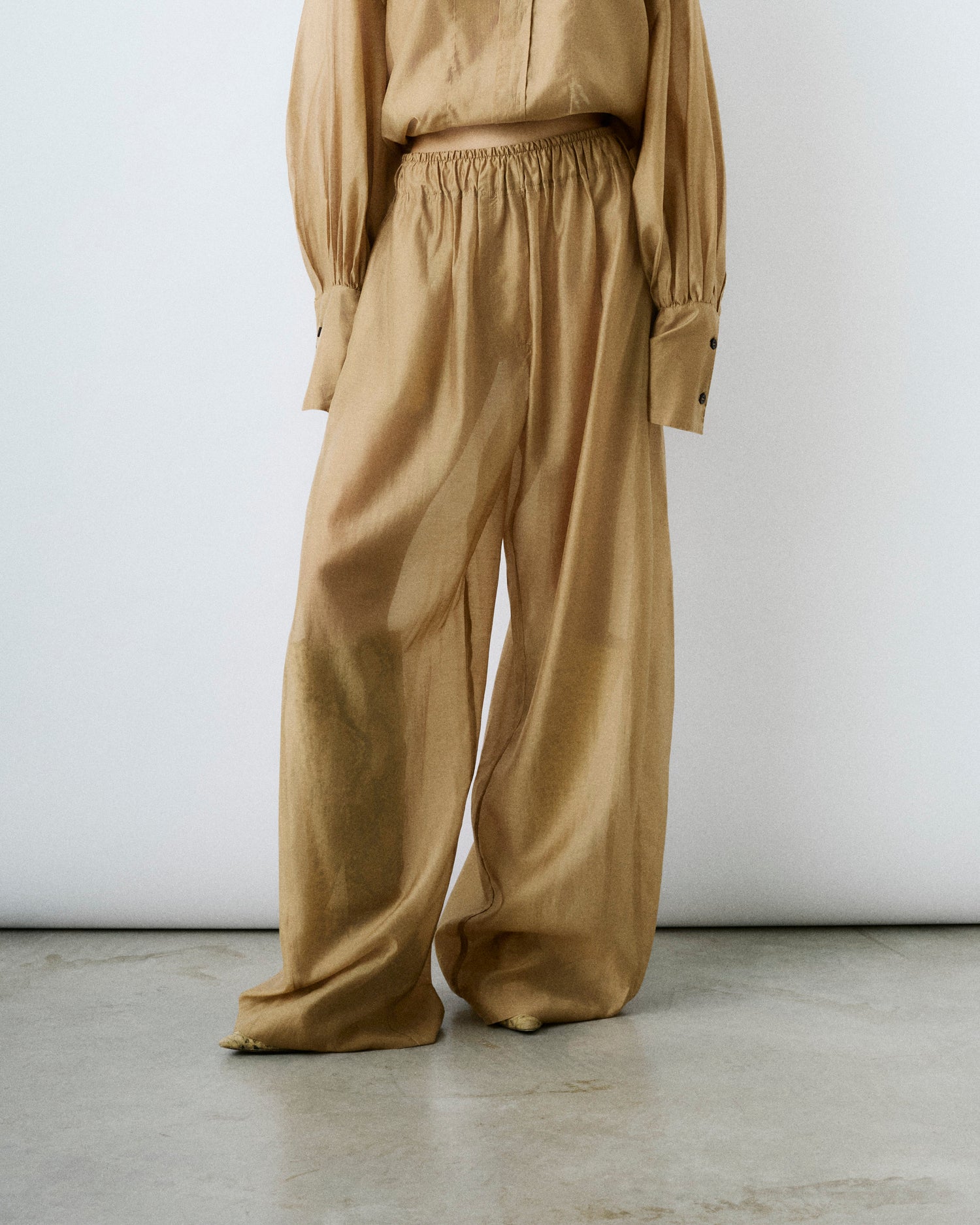 DORA LIGHT MUSLIN TROUSERS // NUDE