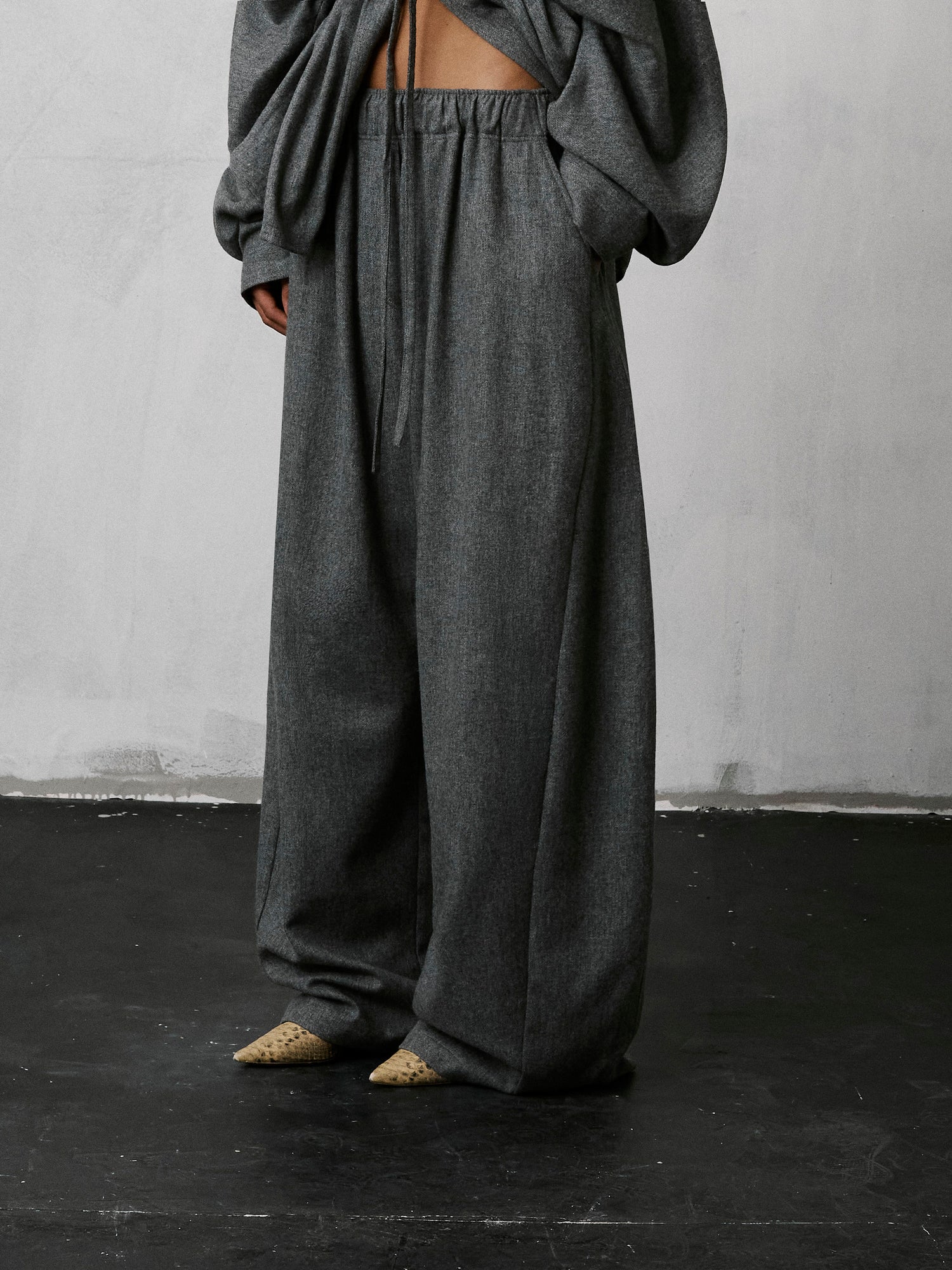 DORA FLANNEL WOOL TROUSERS // LIGHT GREY